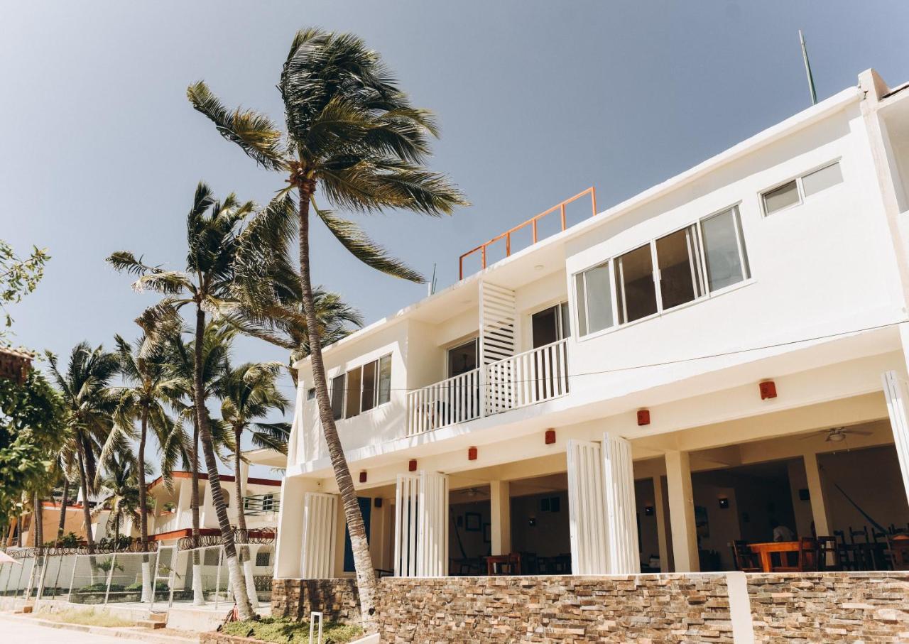 Bungalows Las Hamacas Сан-Патрисио-Мелак Экстерьер фото